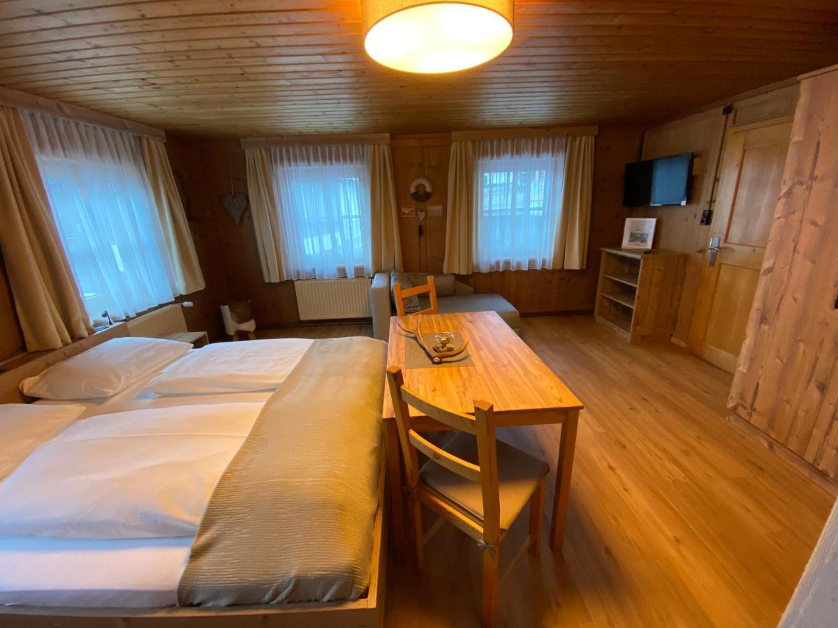 Haus Walch Bed & Breakfast Elbigenalp Luaran gambar