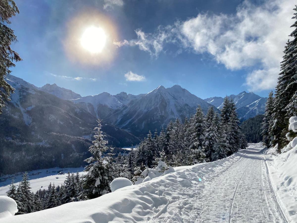 Haus Walch Bed & Breakfast Elbigenalp Luaran gambar